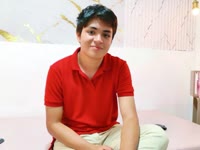 Soy un chico carismático, sensual y muy atento. Me gusta crear una conexión real, hacerte sentir cómodo y deseado desde el primer minuto. Aquí encontrarás buena energía, conversación picante y momentos intensos llenos de placer y complicidad. Si buscas algo auténtico y excitante, este es tu lugar.