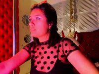 I am Roxanne, a confident, direct woman... and a little dangerous. I like to lead the rhythm, set the energy, and play with the limits... always knowing exactly what I