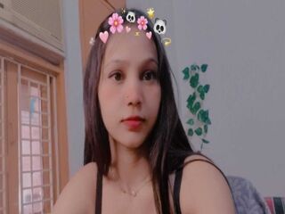 webcam pic AmairaSingh