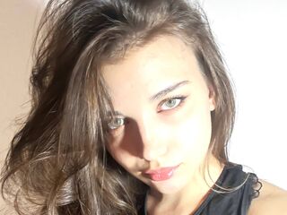 cam girl masturbating with sextoy BriandaLudwic