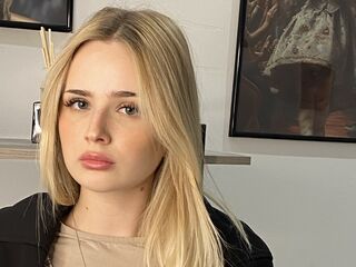 adultcam photo MarnieRhyner