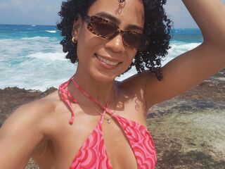 fingering webcamgirl SophiaBond