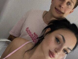 camcouple masturbating with sextoy CoraAndOwen