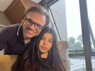 camcouple masturbating ViktorAndPenny