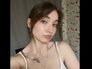 topless AdelinaBlis