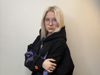 free webcam chat room AdelinaCostanti