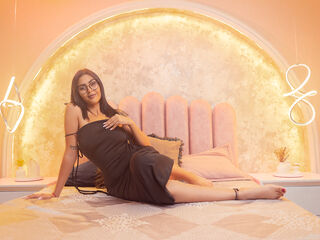 camwhore nude AishaCarpenter