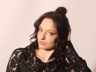 camgirl showing pussy AkilahFaiola