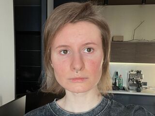 fingering girl AlessandraMillis