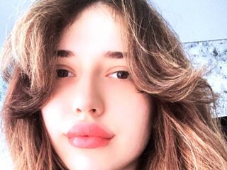 hot strip tease cam AliceTrisavya