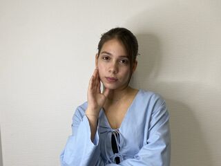 sexwebcam AlishiaCowlin