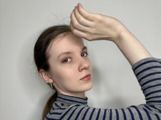 naked cam girl masturbating AlyseCluster
