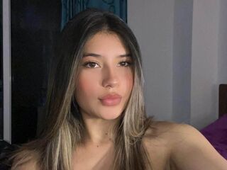 nude webcamgirl AmberCozzi