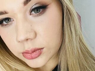 free chatroom AminaDigges