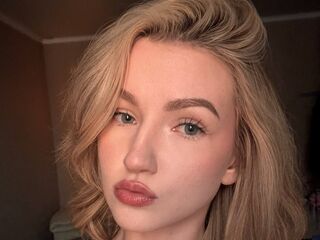 naked girl with webcam masturbating with dildo AmyConnelly