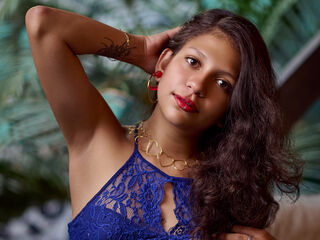 topless cam girl AvaBurn
