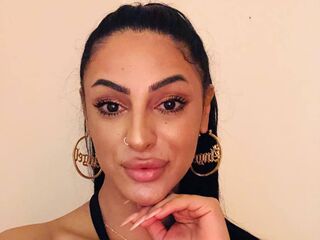 masturbating camgirl AvaLafayette
