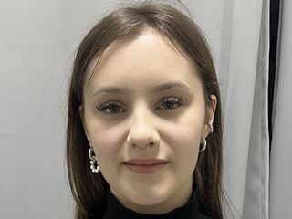 naked girl with webcam fingering BattyDrake