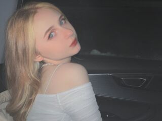 naughty camgirl masturbating with dildo BetsyLeen