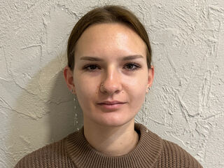 camgirl masturbating with sex toy BritneySwiss