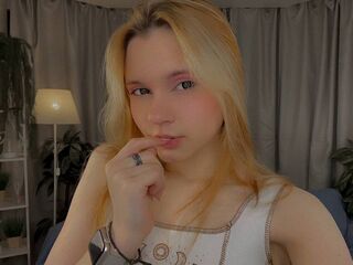 cam girl playing with vibrator BrittGreenhouse