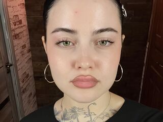hot naked webcam girl CarmenFurmanik