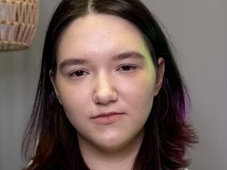 camgirl playing with dildo CecilleBonavita