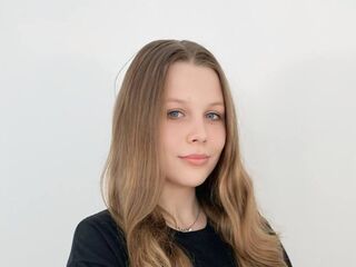 chat room cam ChristianeSivie
