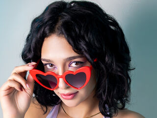 camgirl fingering bald pussy CleooLee