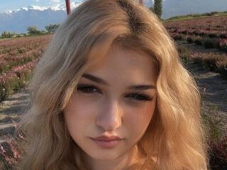 adult cam live CloudyFox