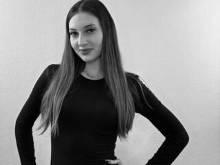 girl shaving pussy DaynaNicholls