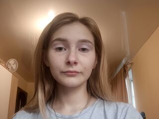 camwhore masturbating with sextoy DianeWallaces