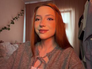 camslut showing pussy DianniLinell