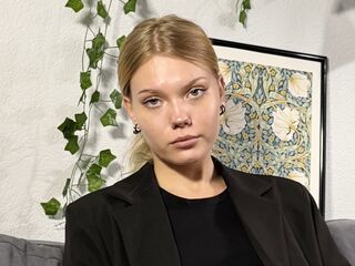 stripper cam DonellaAndra