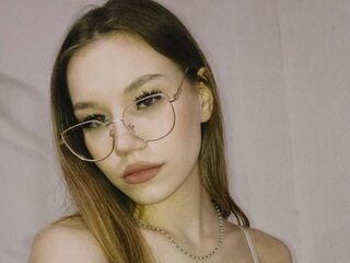 camgirl fingering pussy DorettaBigger