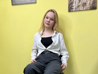 cam girl playing with sextoy EleneBurchard