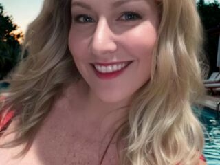 naked webcam girl picture EllaSophiaNoir
