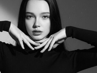 beautiful webcamgirl EllanCantin
