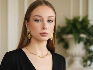 live webcam model EmaGurrad