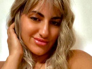 cam girl masturbating with dildo EriaBelle