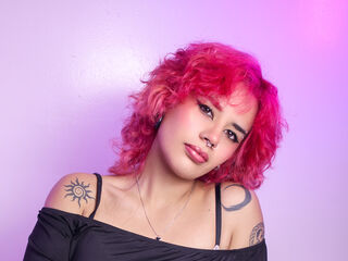 fingering cam slut EverlinHale