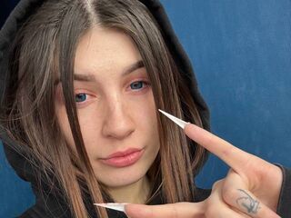 camgirl masturbating with sextoy FemidaBrown