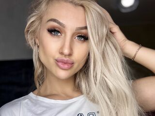 shaved pussy cam FitChristina
