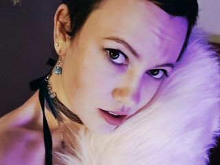 topless cam girl FleurLis