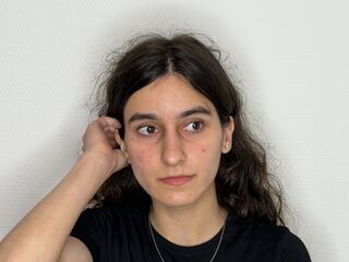 masturbating cam girl FondaYarbro