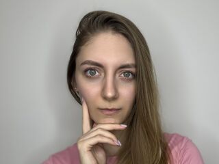 topless cam girl GenevaAndrode