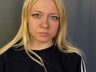 topless camgirl HerthaWiggen