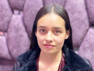 naked cam girl photo IssaMontenegro