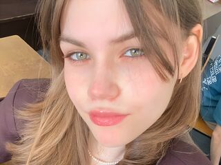camgirl playing with sex toy JeniceArmster