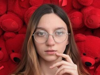 cam girl masturbating with vibrator JoeannWene